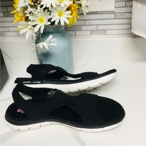 Skechers sandals black 8 1/2 9, gently worn, very light weight and comfortable